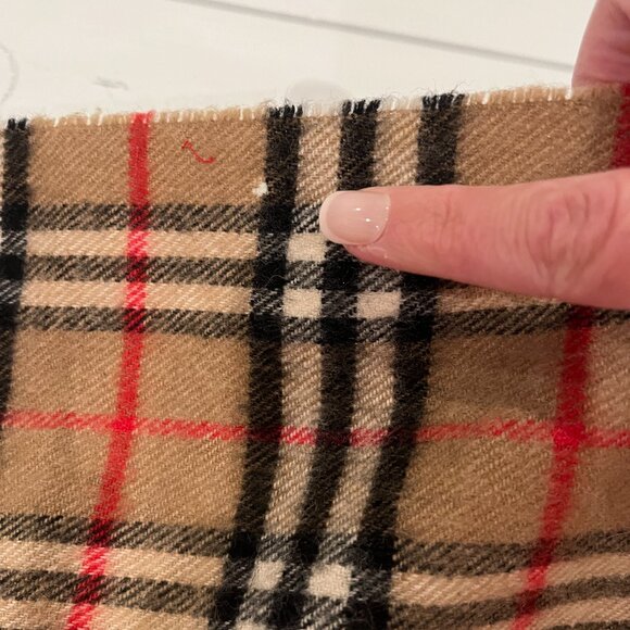 Vintage Burberry Scarf, Classic check, short length - Picture 4 of 4